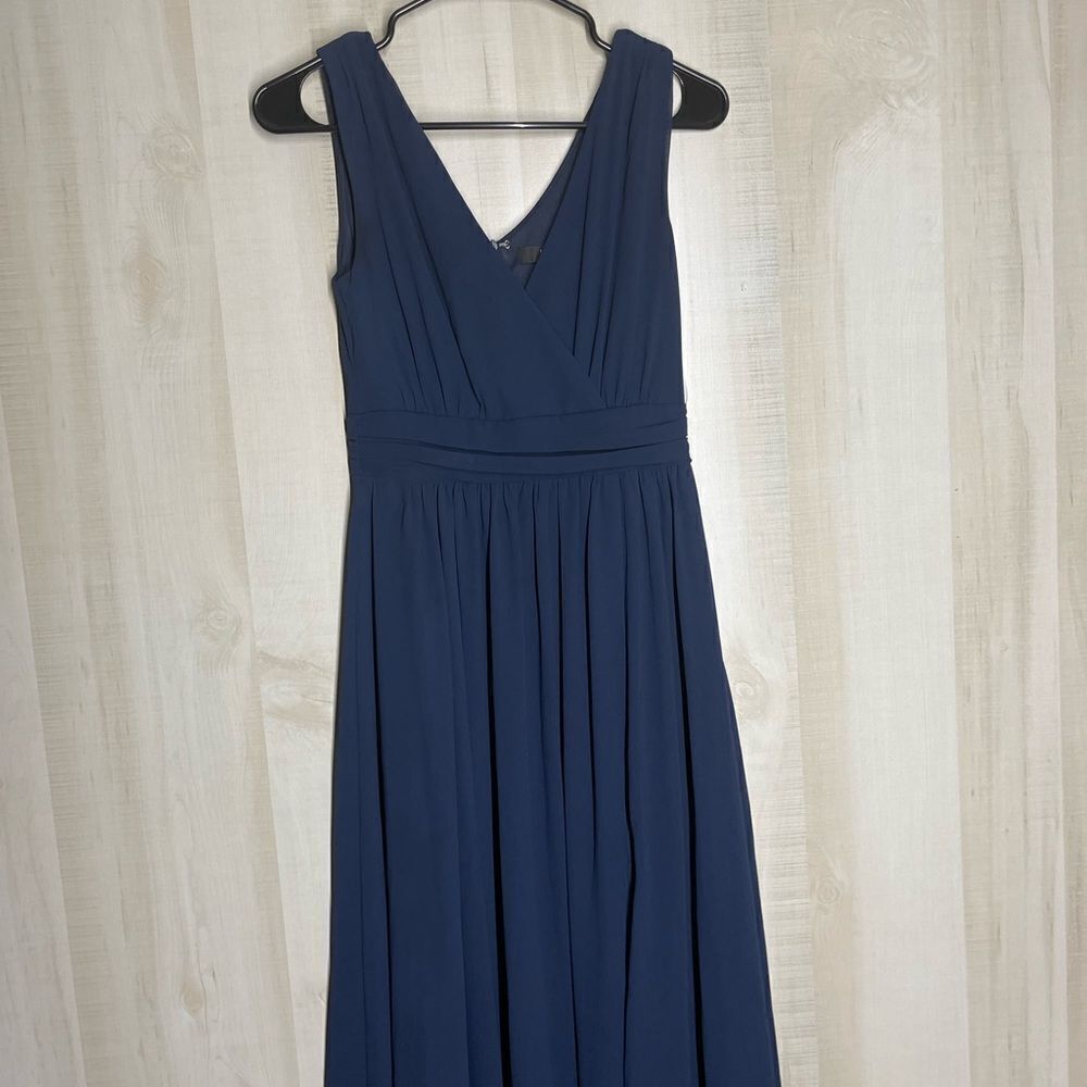 Lulus navy maxi sleeveless v neck  dress, size small‎